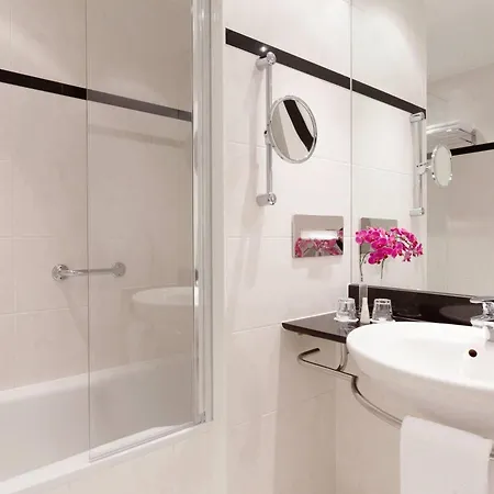 Vienna House By Wyndham Thueringer Hof Hotel 4*